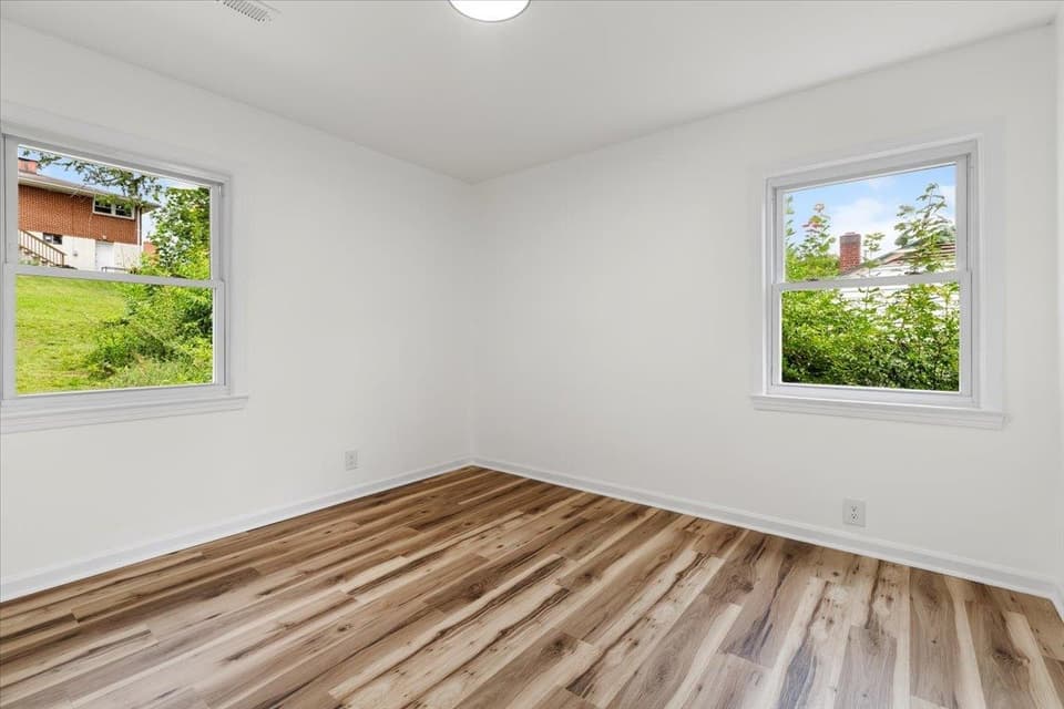 409 Third Street SW, photo 16 of 30