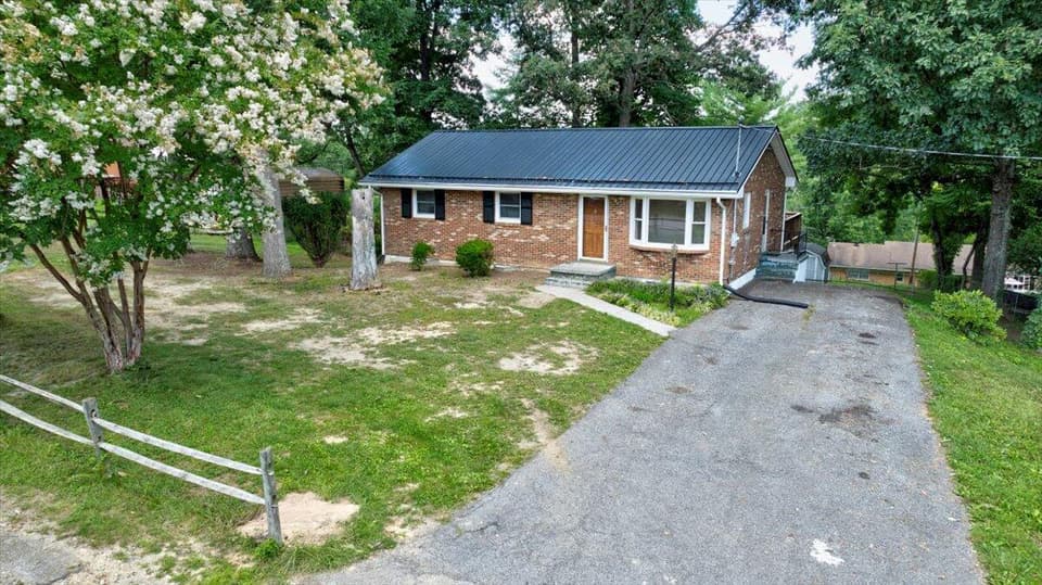 4320 Cumberland Dr SE, photo 3 of 40
