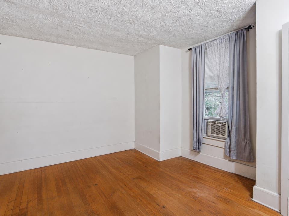 106 Roanoke Street, photo 11 of 24