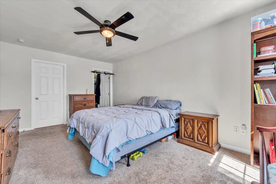 400 Chelsea Loop, photo 18 of 38