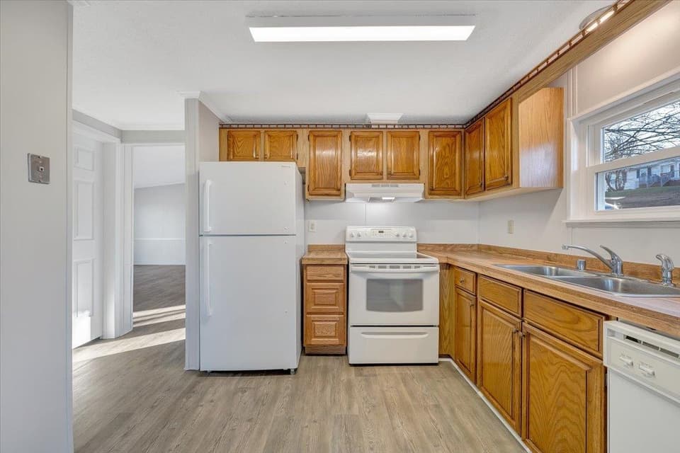 1670 Blair Street, photo 16 of 40