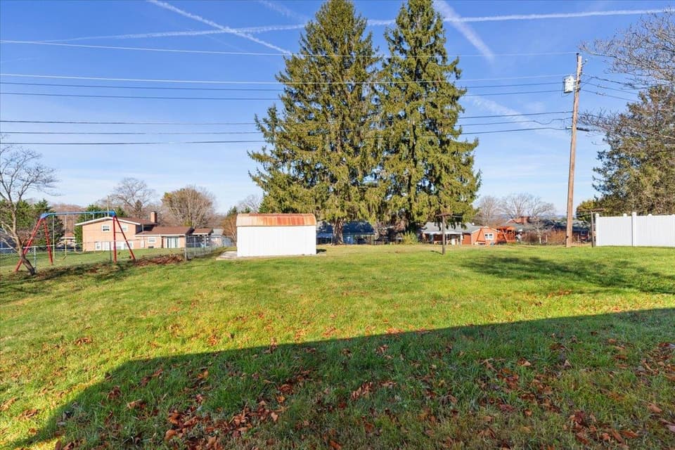 855 Mountain View Drive, photo 8 of 40