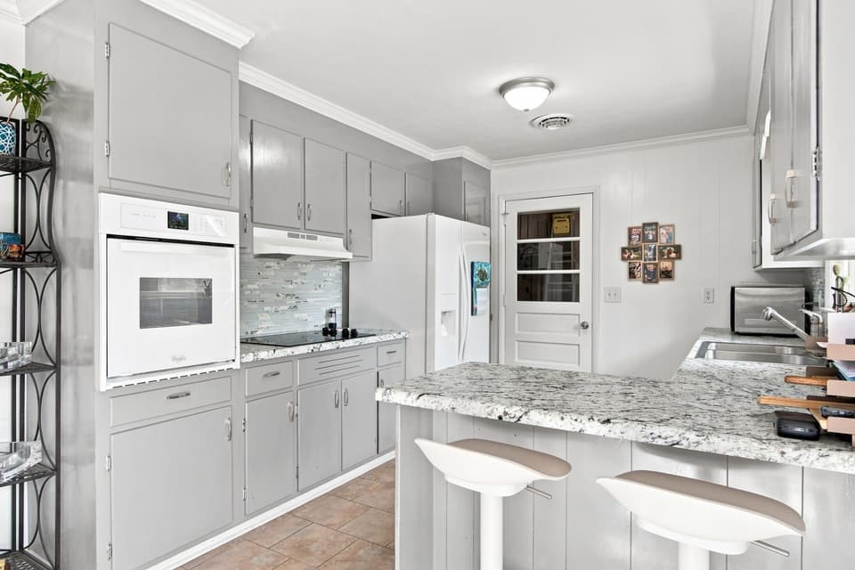 325 Cheverly Drive, photo 15 of 40