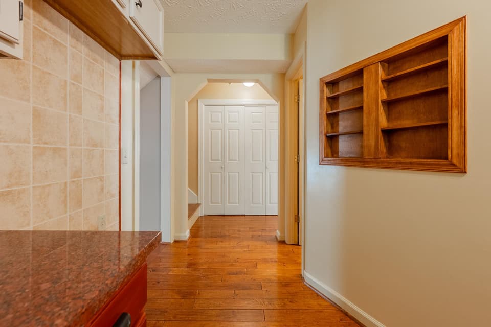 915 George Edward Viaduct, photo 19 of 40