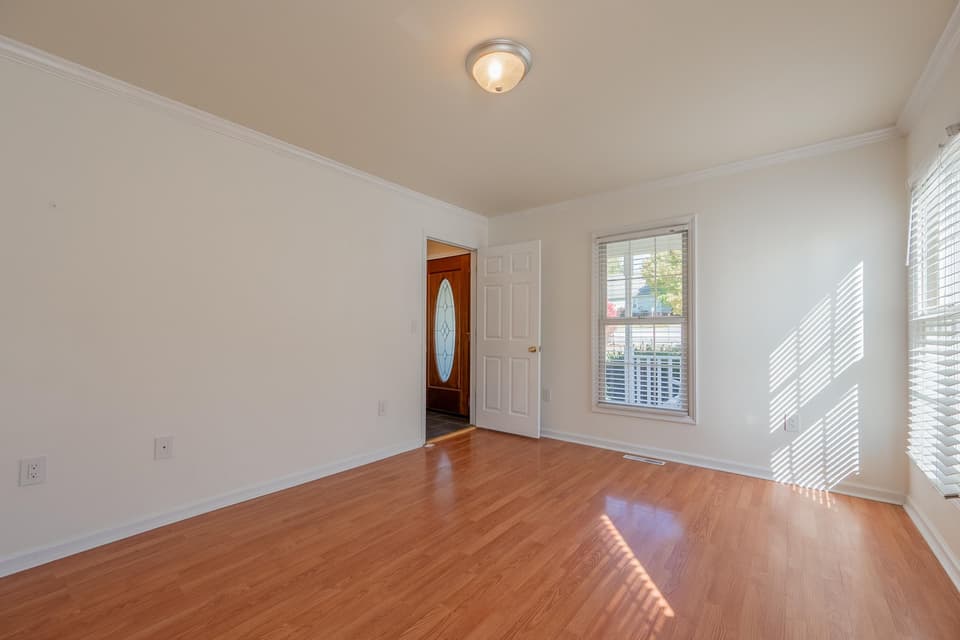 497 Canterbury Street SW, photo 16 of 40