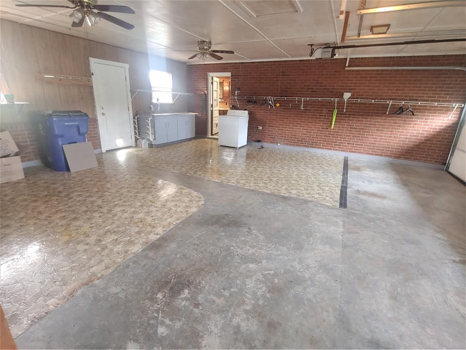 3875 Roanoke St, photo 3 of 40