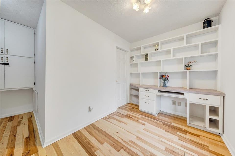340 Montgomery Street, photo 8 of 32