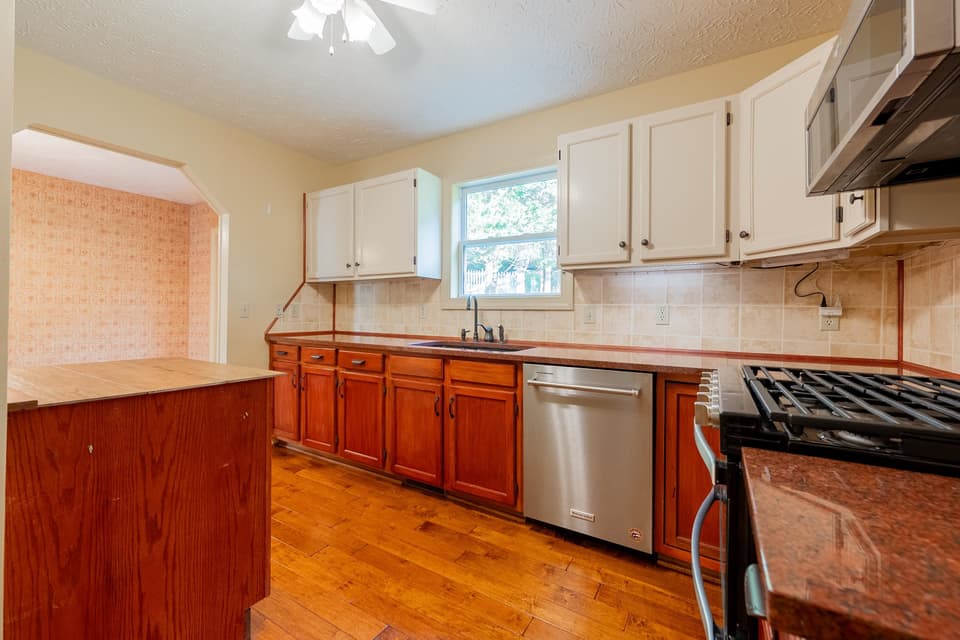 915 George Edward Viaduct, photo 17 of 40
