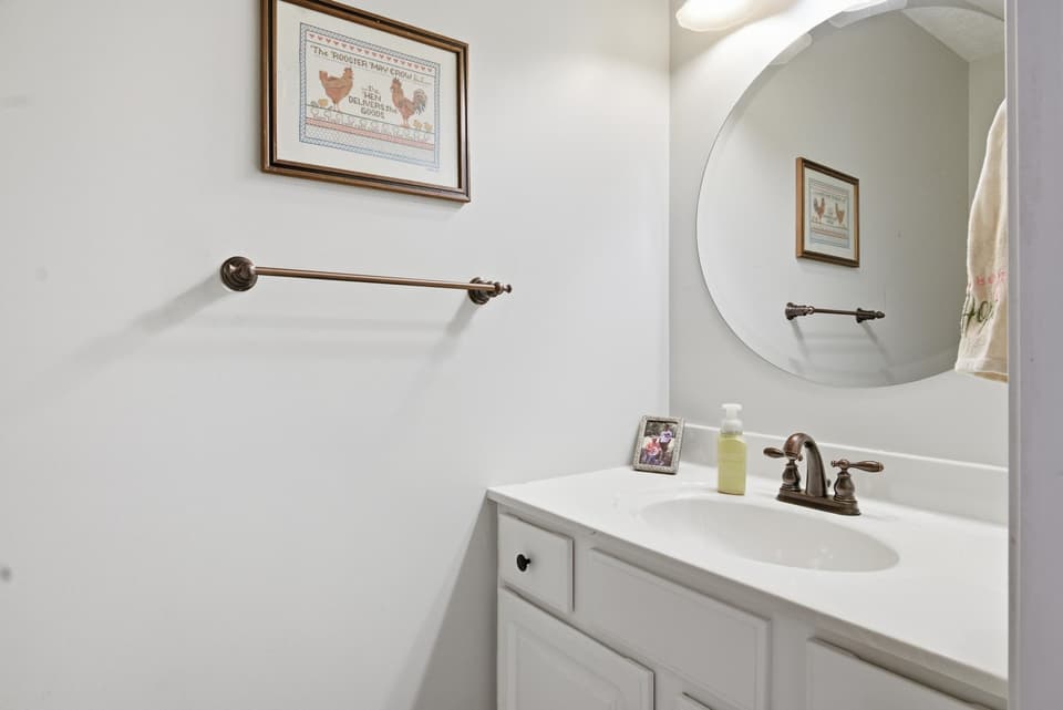 310 Pin Oak Drive, photo 21 of 40