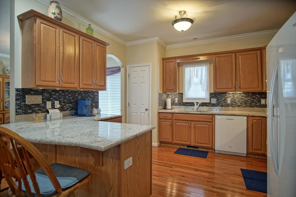 1410 Kensington Way, photo 9 of 40