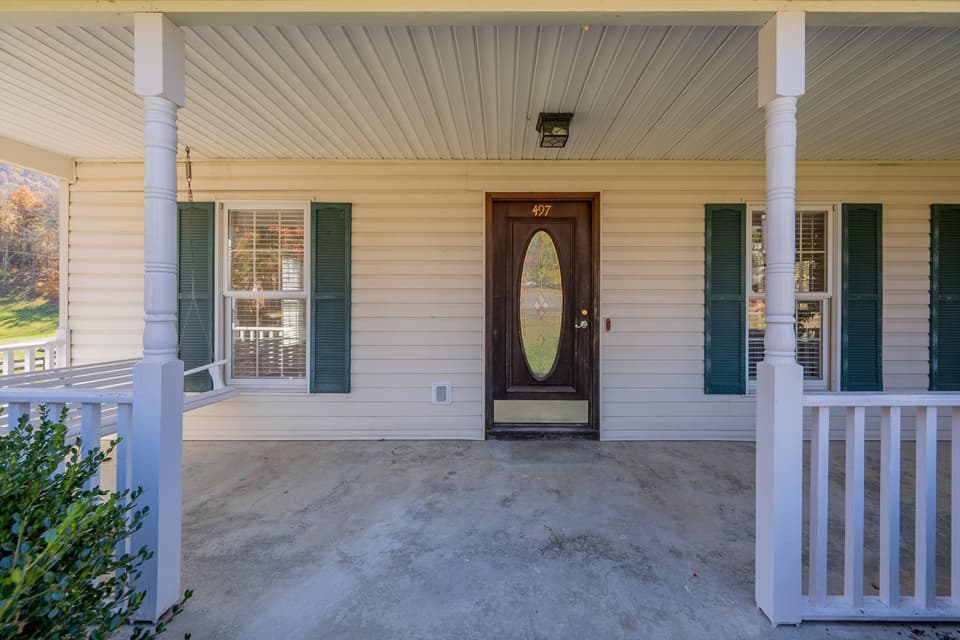 497 Canterbury Street SW, photo 7 of 40