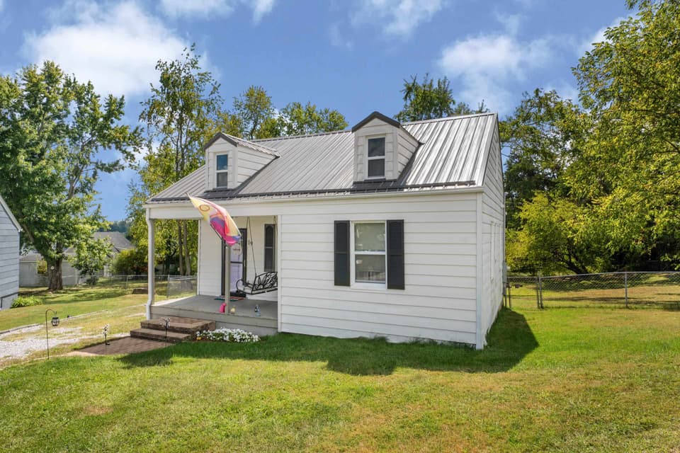 19 Victory Heights Drive NW, Christiansburg, photo 2