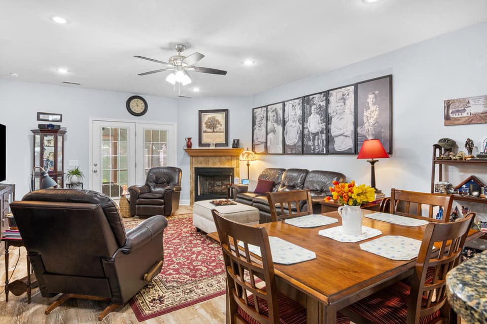 300 Vinnie Avenue, photo 11 of 34