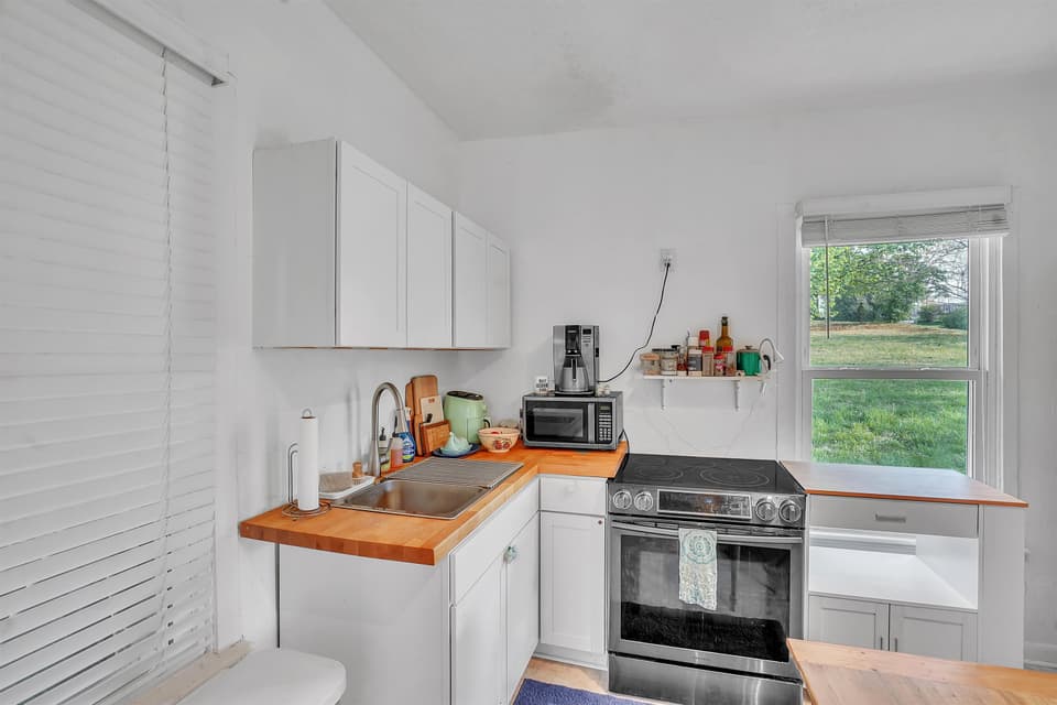513 Craig Street, photo 14 of 32