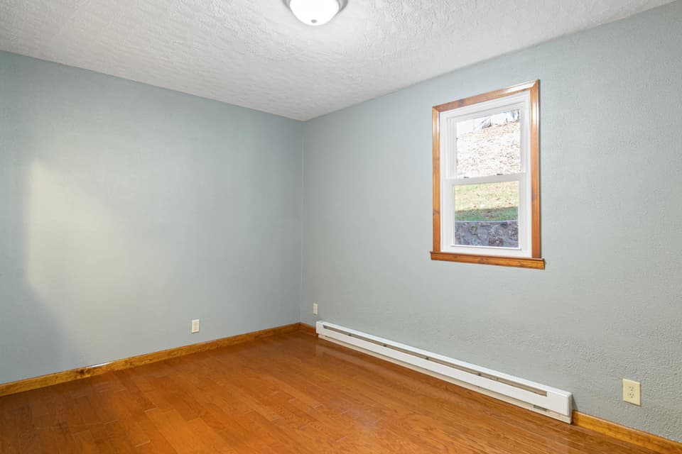 4550 Wayside Drive, photo 17 of 40