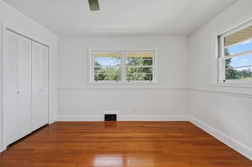 107 Roseland Drive, photo 30 of 40