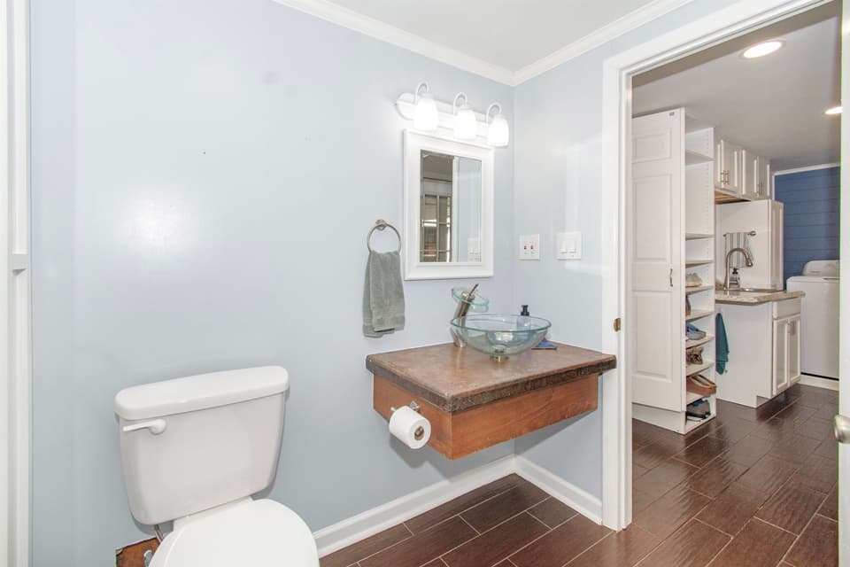 410 Miller Street SE, photo 21 of 40