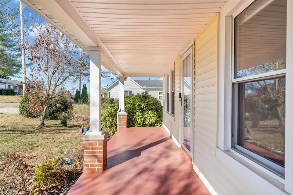 505 Republic Road, photo 5 of 40
