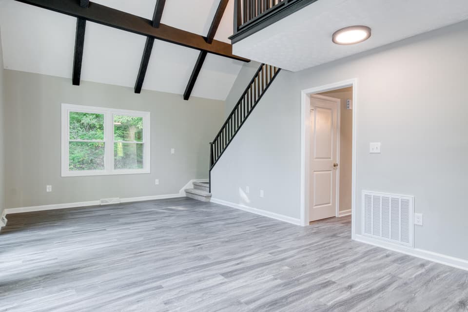 360 Tomahawk Drive, photo 14 of 32