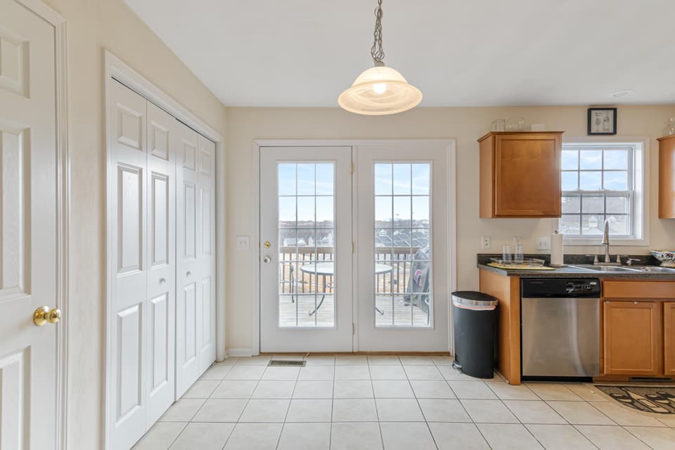 535 Keystone Drive, photo 15 of 40