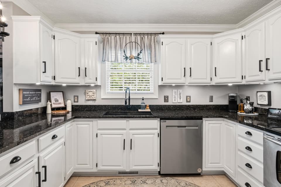 450 Tower Road, photo 19 of 40