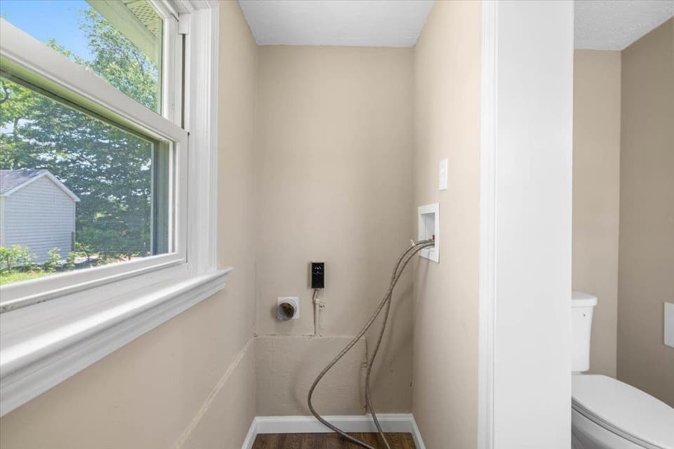 665 Liberty Street, photo 16 of 29