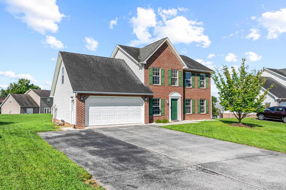 210 Berkshire Drive, photo 4 of 40