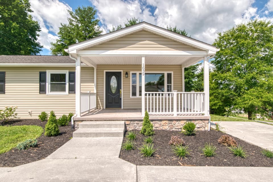 1639 Blair Street, photo 4 of 37
