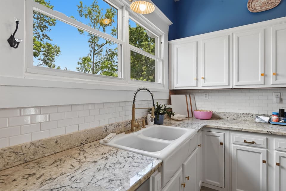 202 S Franklin Street, photo 32 of 40