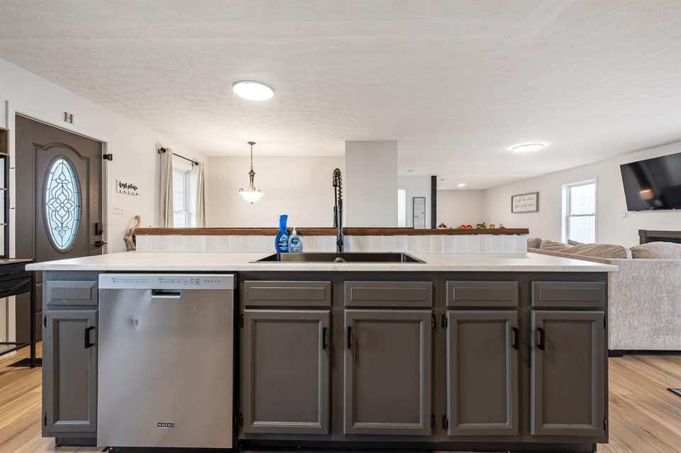 50 Woodridge Drive, photo 11 of 40