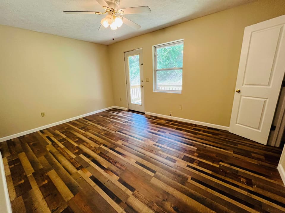 2576 Townhouse Street, photo 9 of 17