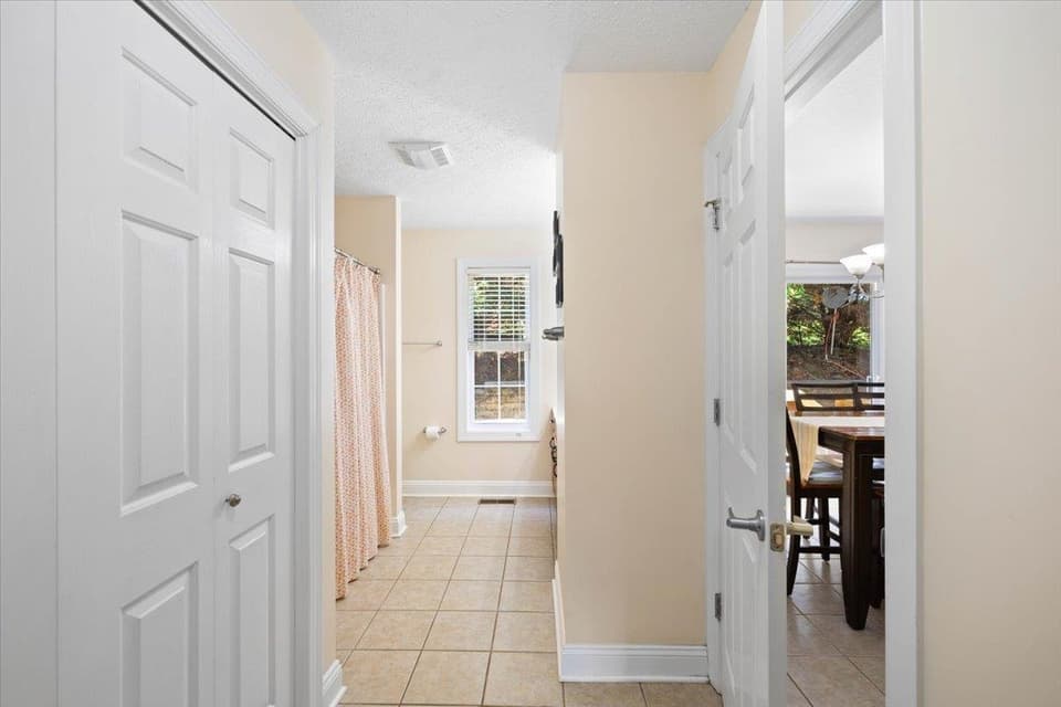 175 Kitty Lane, photo 12 of 34