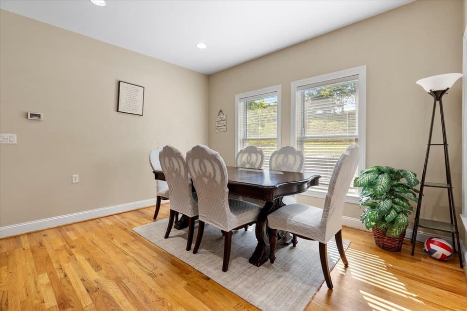 1015 Falor Lane, photo 20 of 40
