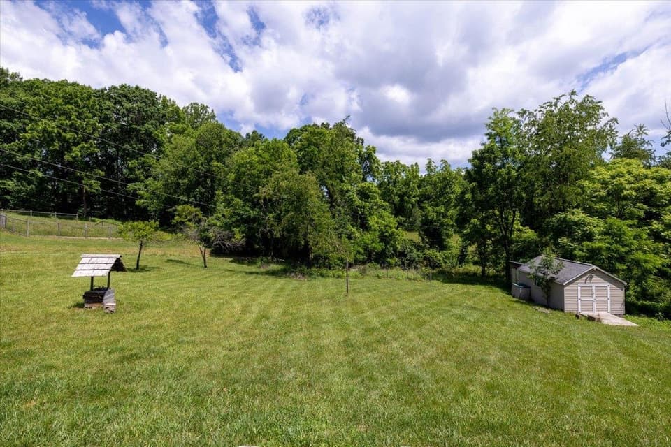 655 Peachtree Hill, photo 26 of 33
