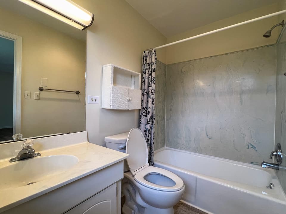 975 Carson Dr, photo 18 of 37