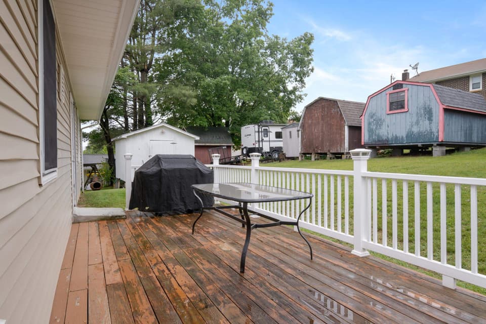 490 Sunnyside Lane, photo 12 of 36