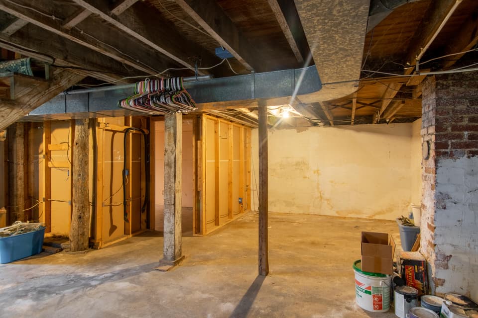 855 E Main St, photo 25 of 35