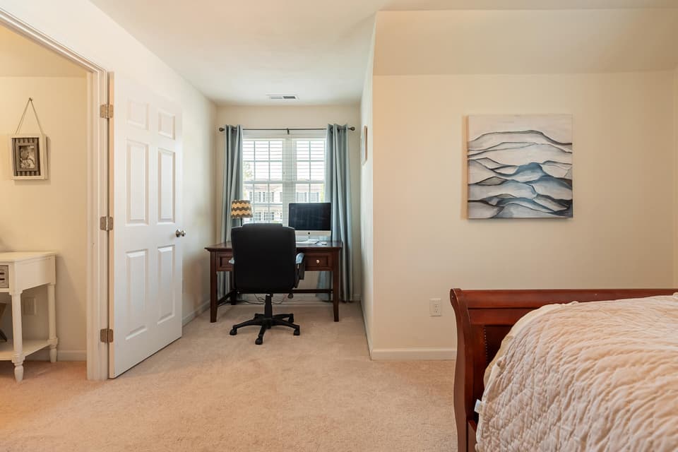 1136 Crosscreek Drive, photo 33 of 40