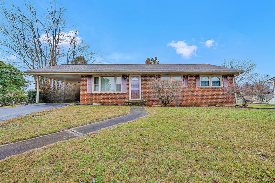 1150 Peppers Ferry Rd NW, Christiansburg, VA