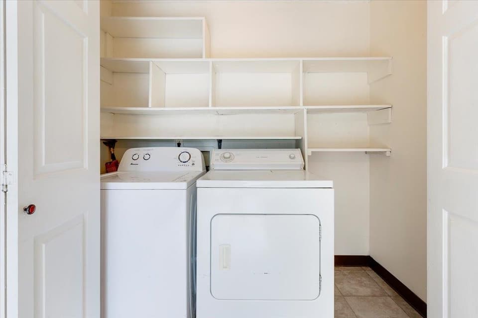 1363 Dow Street, photo 16 of 40