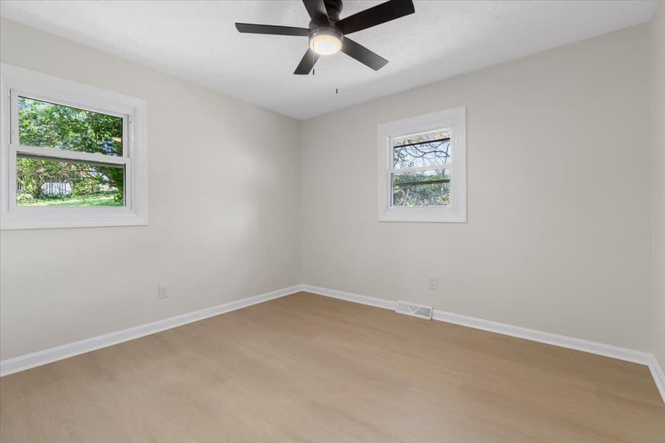 235 Lucas Street NE, photo 17 of 20