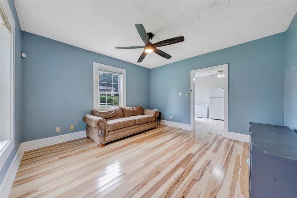 340 Montgomery Street, photo 3 of 32