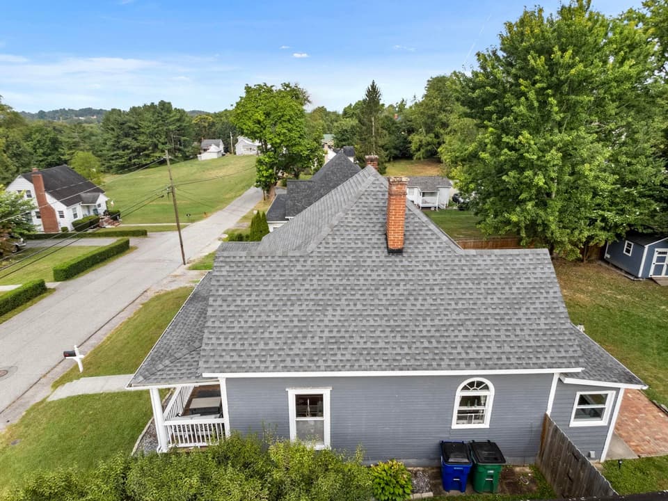 930 Harless Street, photo 8 of 40