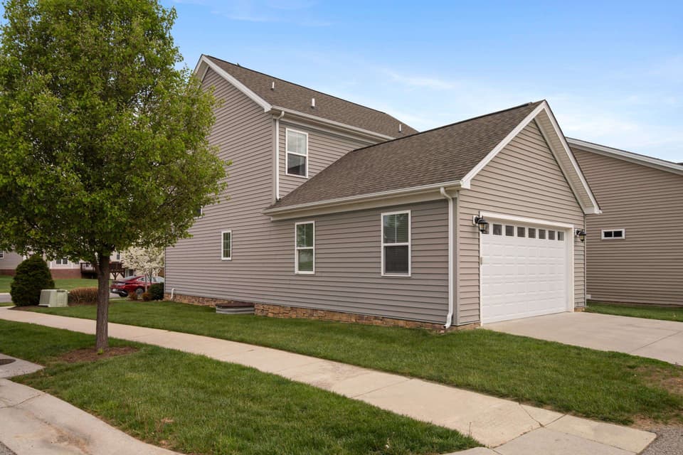 500 Dew Drop Lane, photo 3 of 40