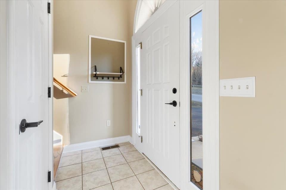 250 Barkwood Street, photo 13 of 40