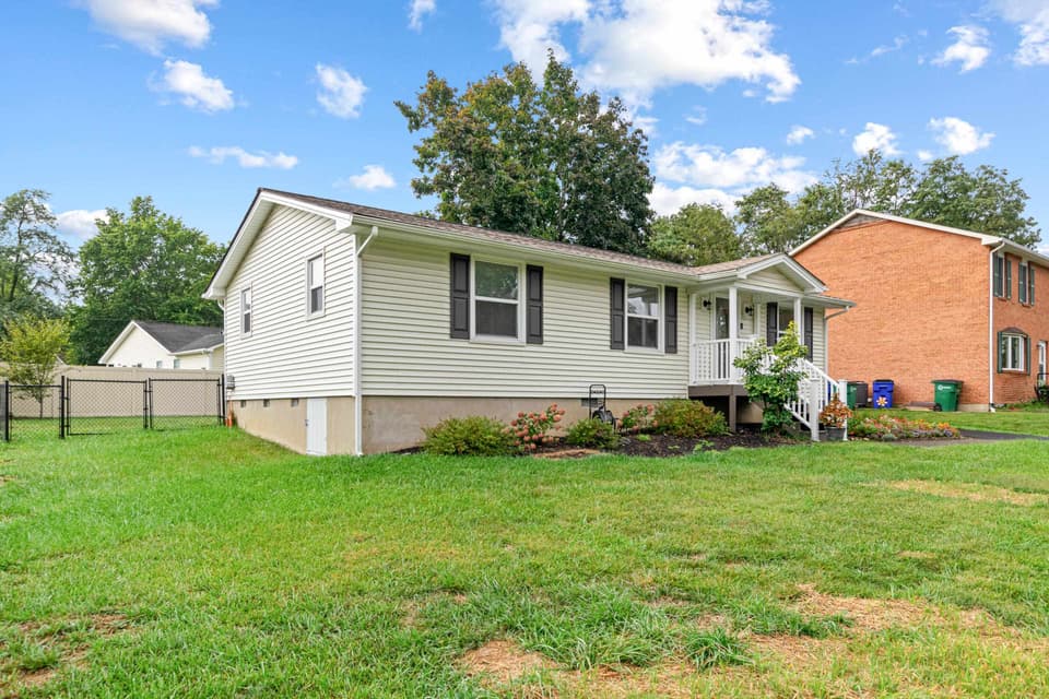 1525 Pine Street, photo 2 of 21