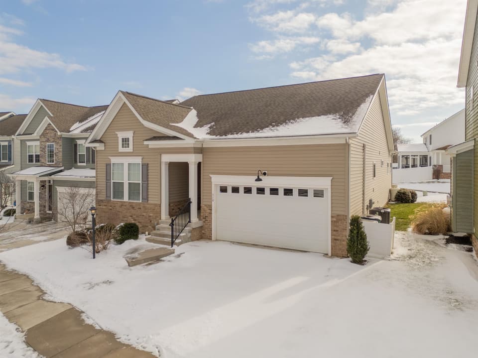 510 Dewdrop Lane, photo 2 of 40
