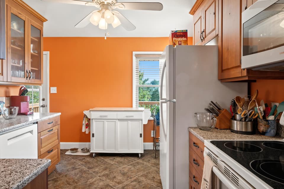 106 Roseland Drive, photo 8 of 39