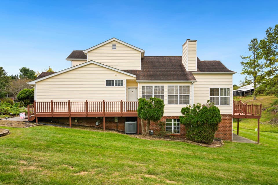 1630 Sleepy Hollow Road, photo 8 of 40