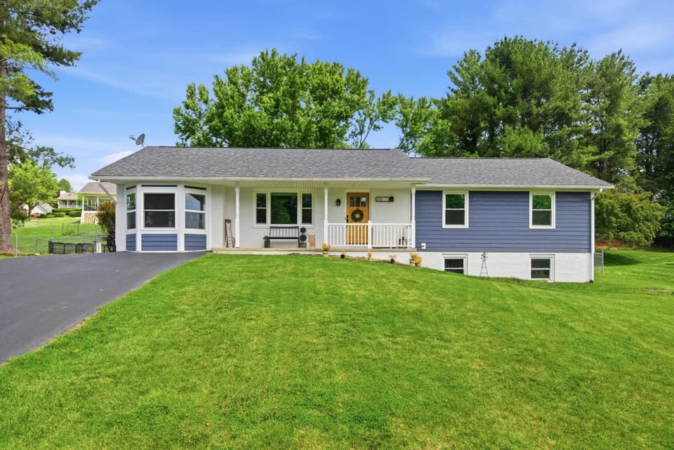 135 Wooden Shoe Court NW, Christiansburg